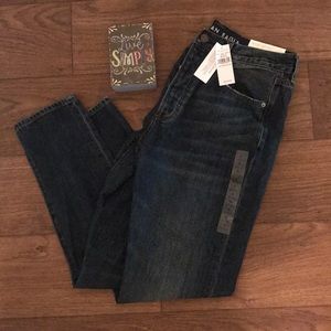NWT American Eagle Hi-Rise Girlfriend Jeans SZ 8